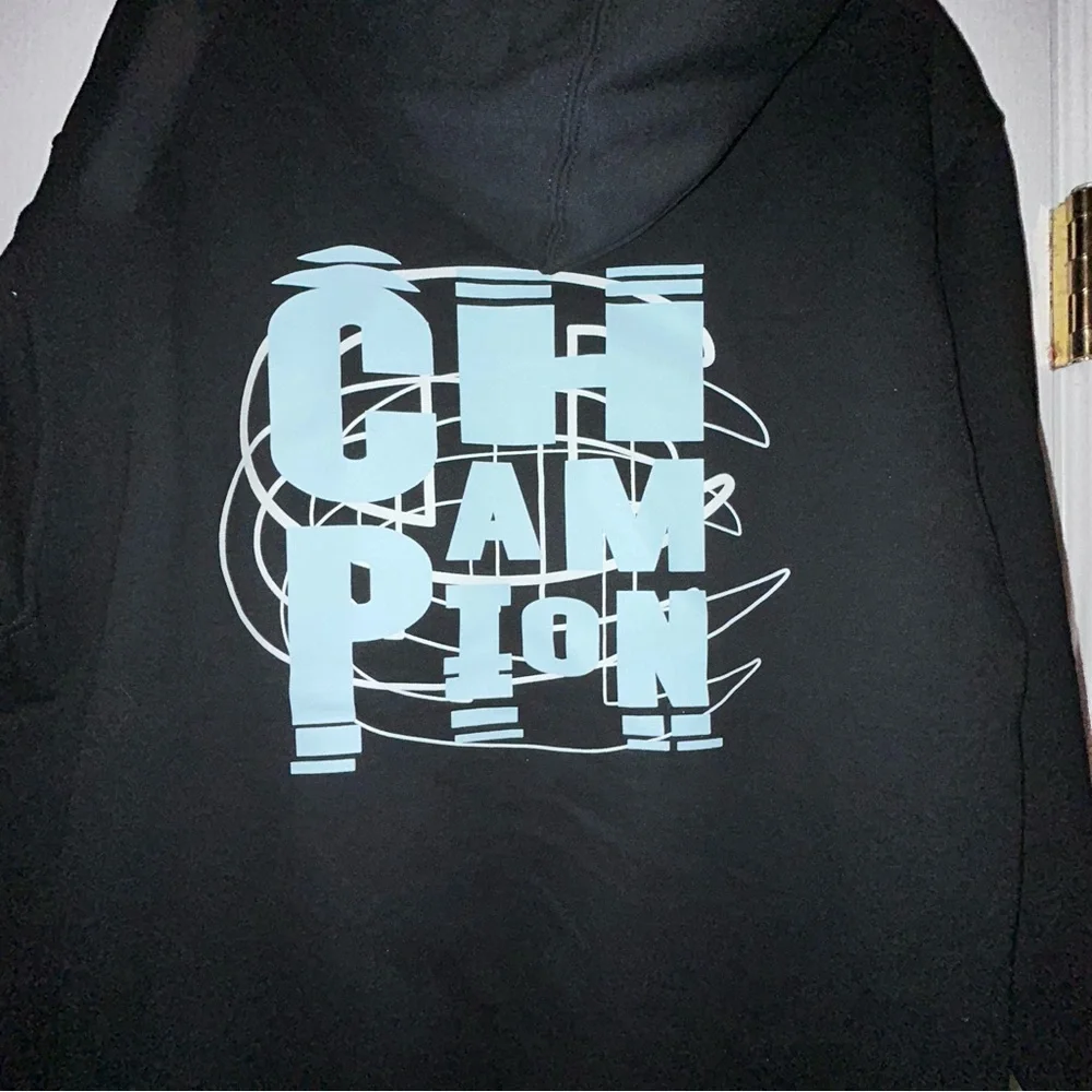 Champion Black Hoodie Sweater NWT Size Medium